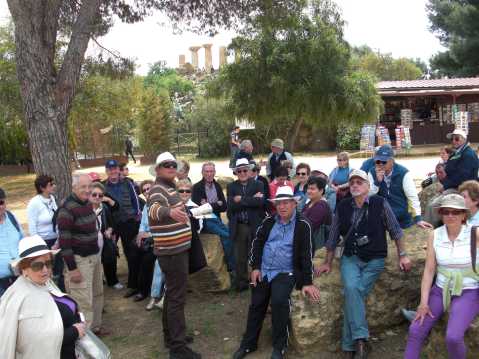 I maggiori di 65 non hanno pagato il biglietto per entrare nella Valle dei Templi.... L'incasso non � stato dei migliori ma il gruppo era simaticissimo