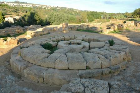 Altare ctonio | Valle dei Templi Agrigento
